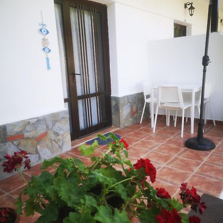Achillion B&B Paralía Skotínis Exterior foto