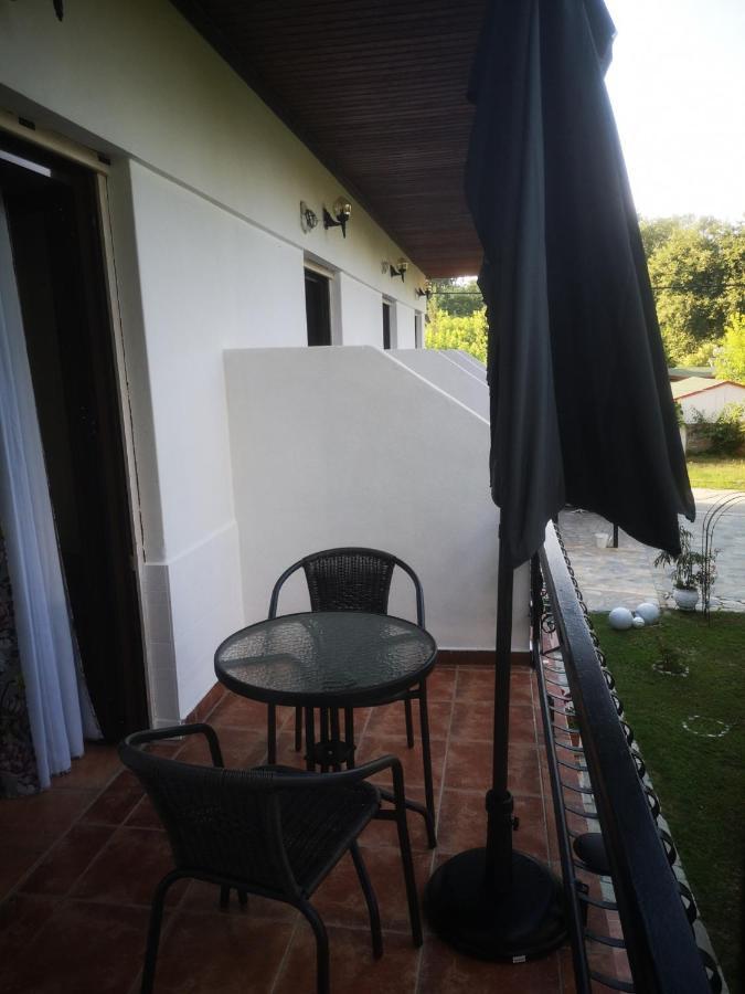 Achillion B&B Paralía Skotínis Exterior foto